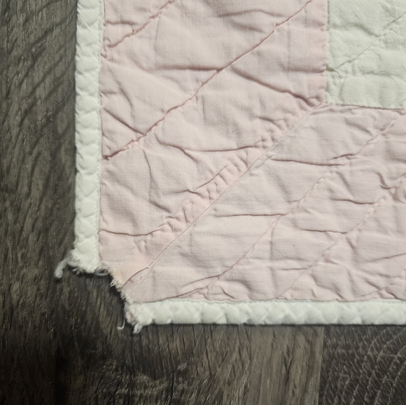 Sunbonnett Quilt 74 by 84 Antique - Picture 11 of 11